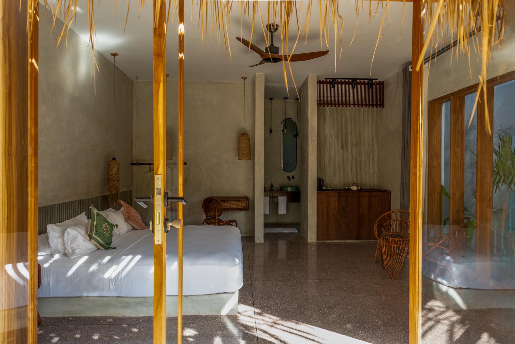 Hawaiian Deluxe Room at Be Zanzibar - photo 3