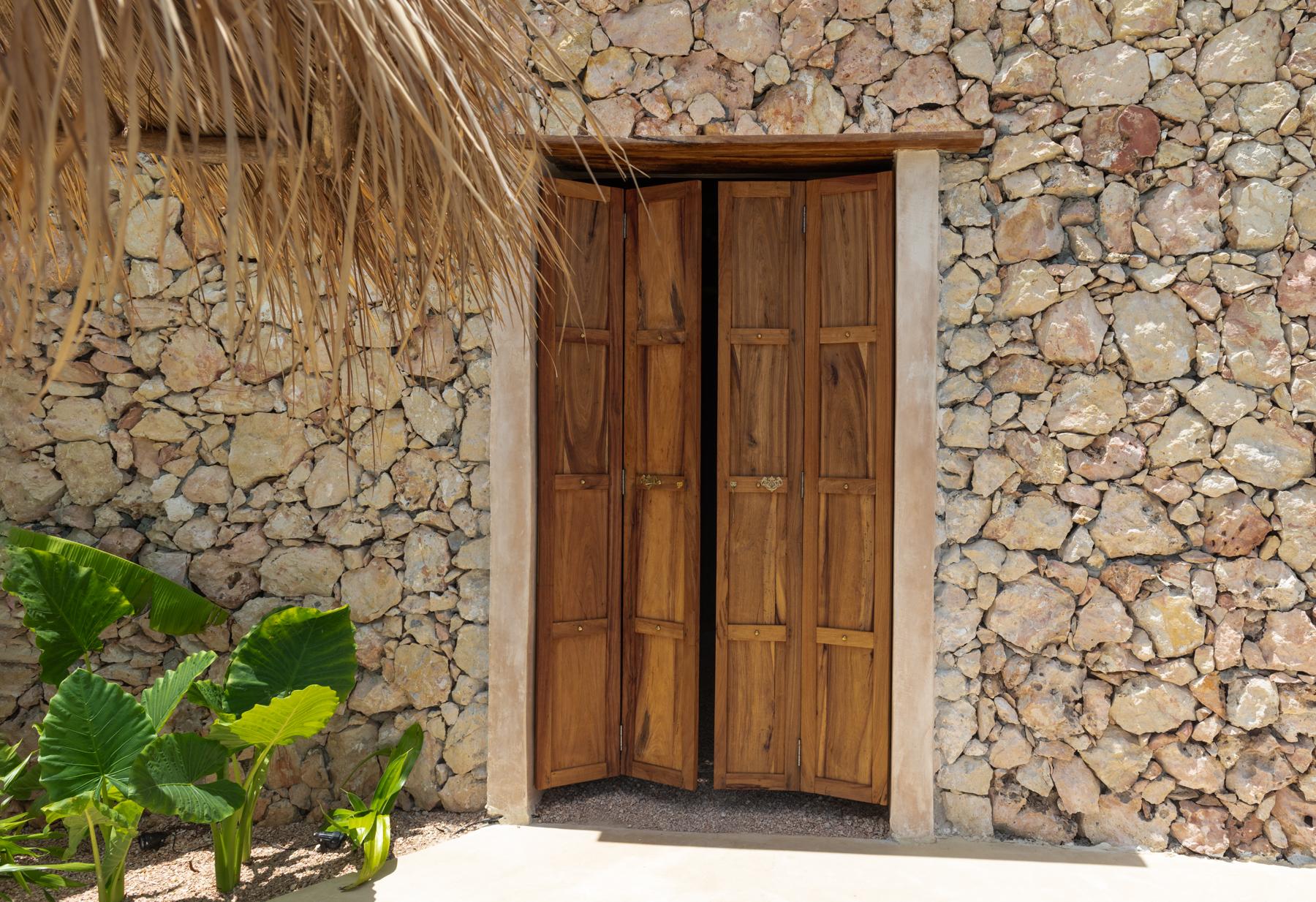 Beachfront Deluxe Suite with Private Garden at Be Zanzibar - photo 8
