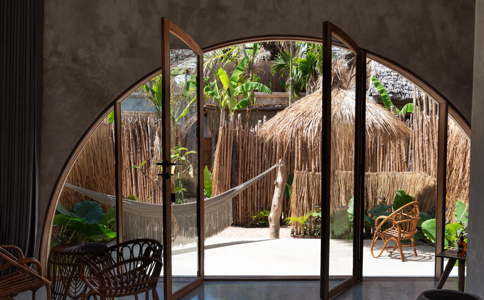 Suite with Bathtub and Private Garden at Be Zanzibar - photo 3