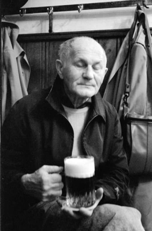 Bohumil Hrabal’ın 1987’de Prag’da çekilmiş siyah-beyaz portresi