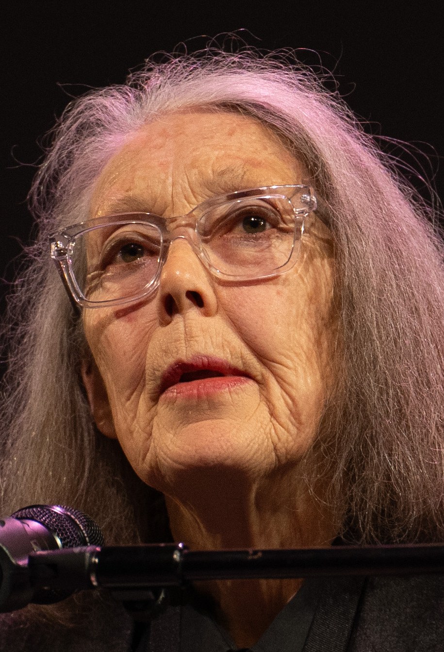 Anne Carson’ın 2024 National Book Awards etkinliğinde çekilmiş portresi.