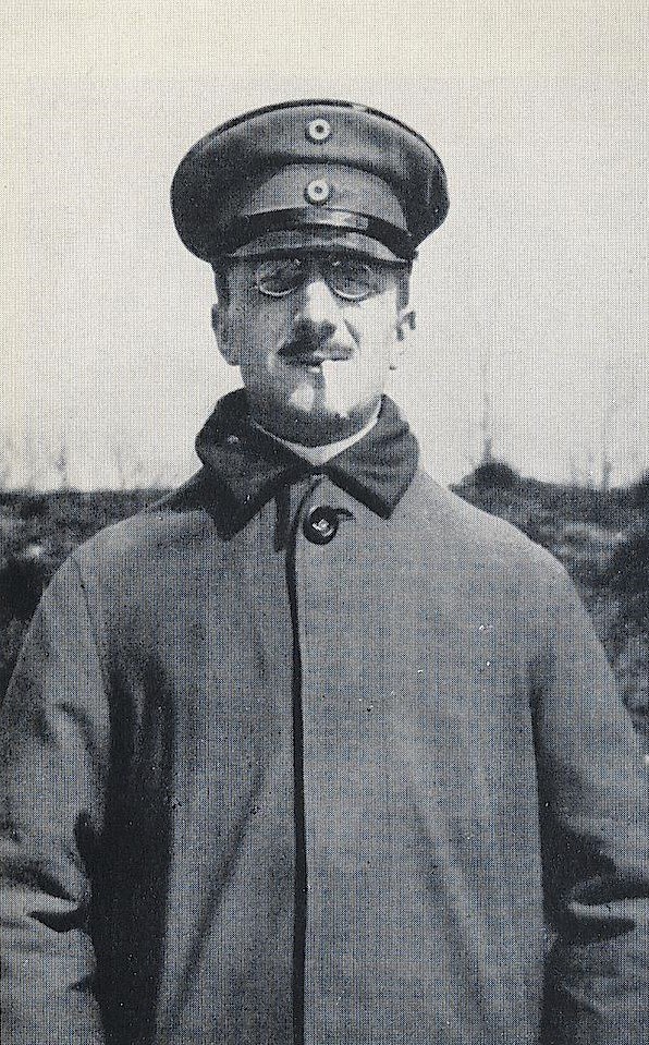 Alfred Döblin’in 1916 tarihli siyah-beyaz portresi