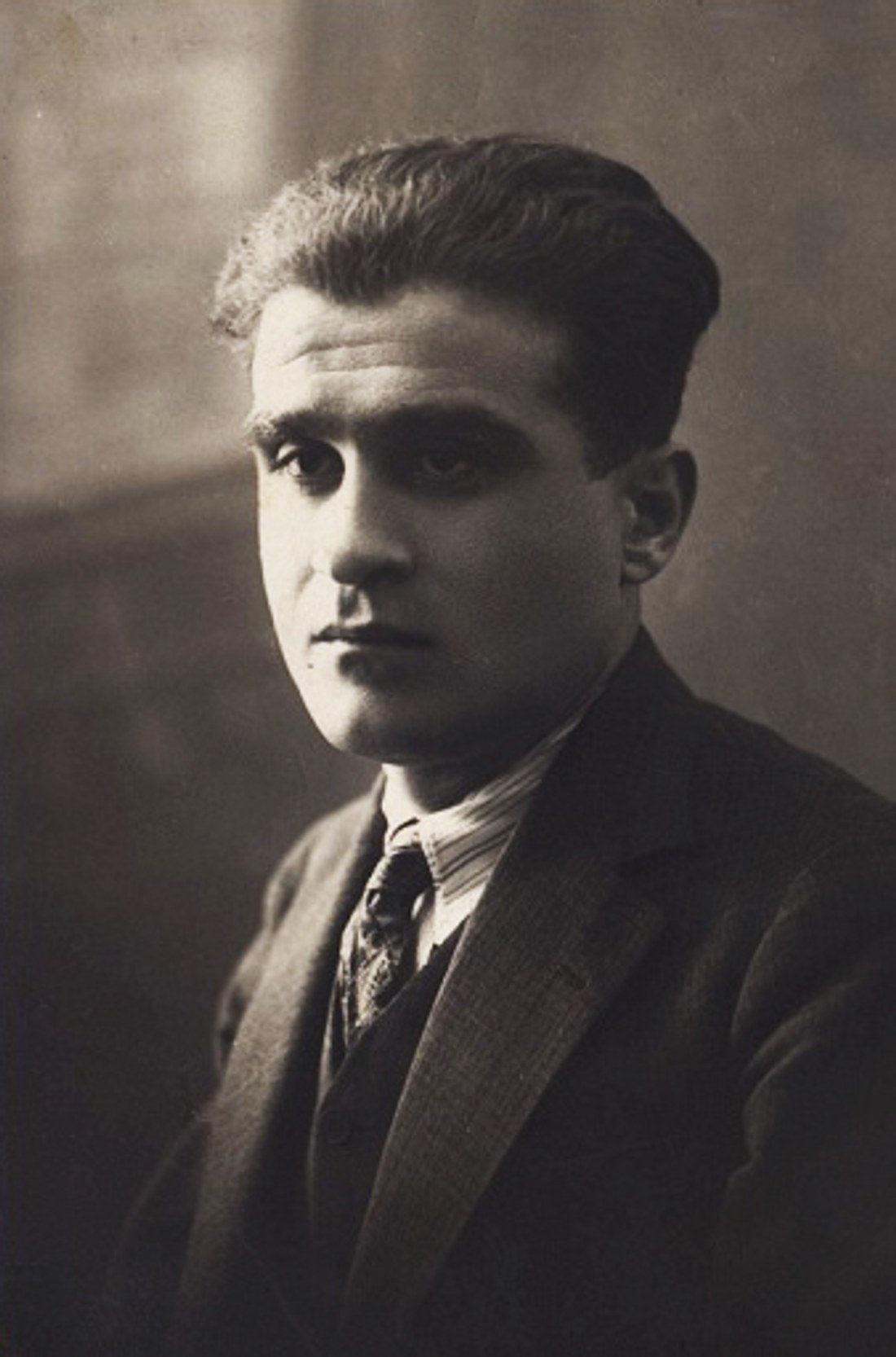 Ahmet Hamdi Tanpınar portresi — Huzur dosyası