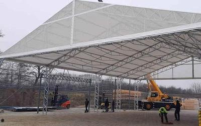 Jak legalnie postawić halę namiotową w Polsce – krok po kroku