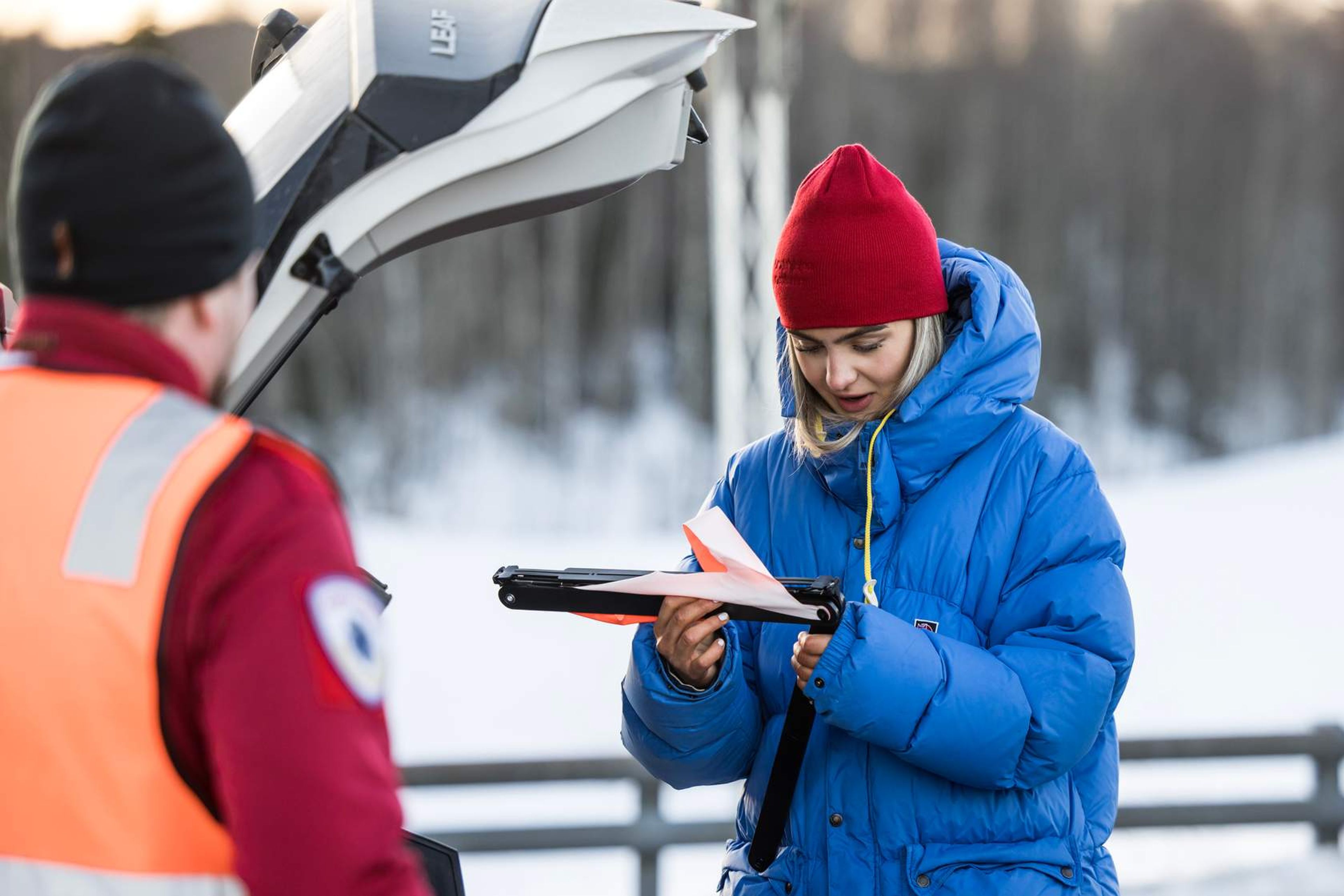 Ungdom som åpner varseltrekant