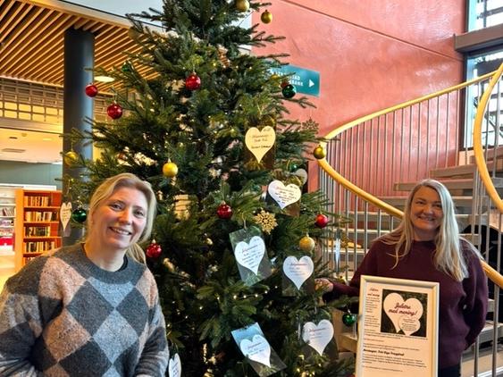 juletre med mening camilla og ht.jpg