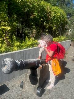 liten sjørøver og frivillig.jpeg