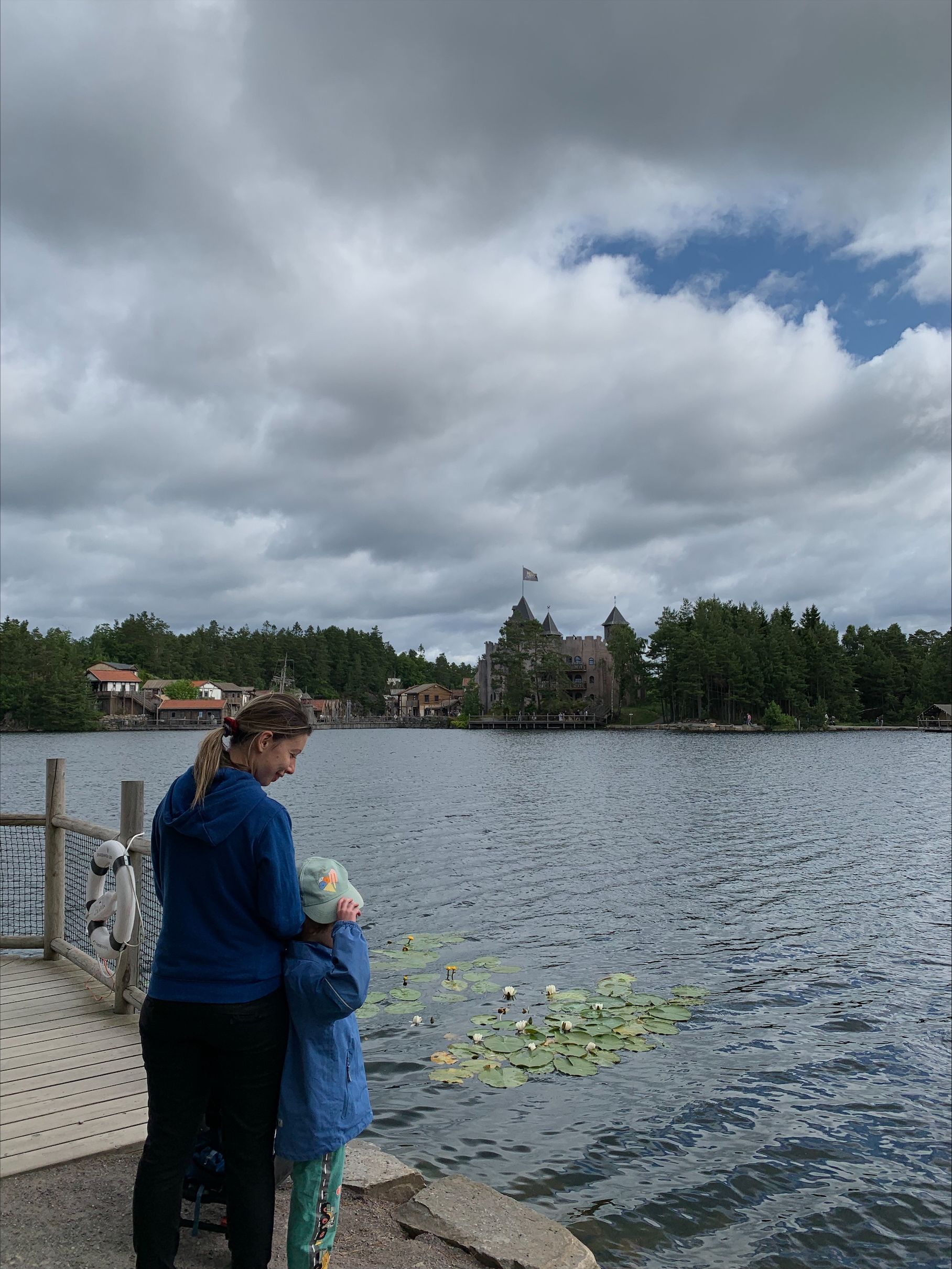 Mor og barn Abra Havn.jpeg