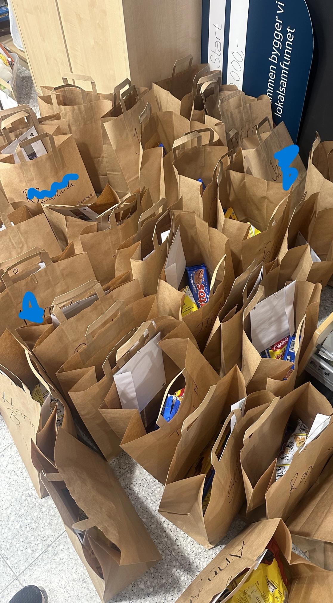 koseposer klare for utdeling 2.jpeg