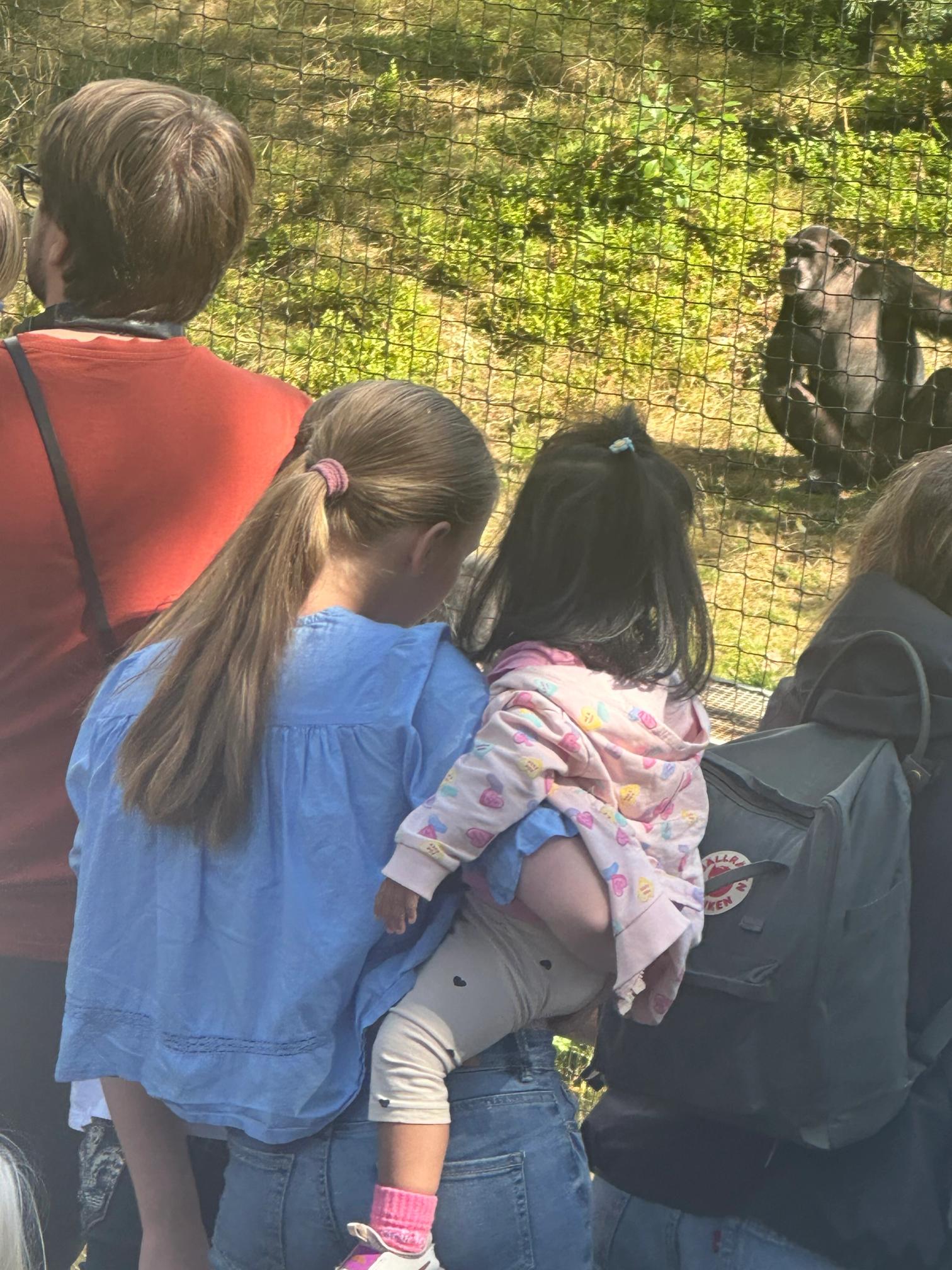 Emma og jente i Dyreparken.jpeg