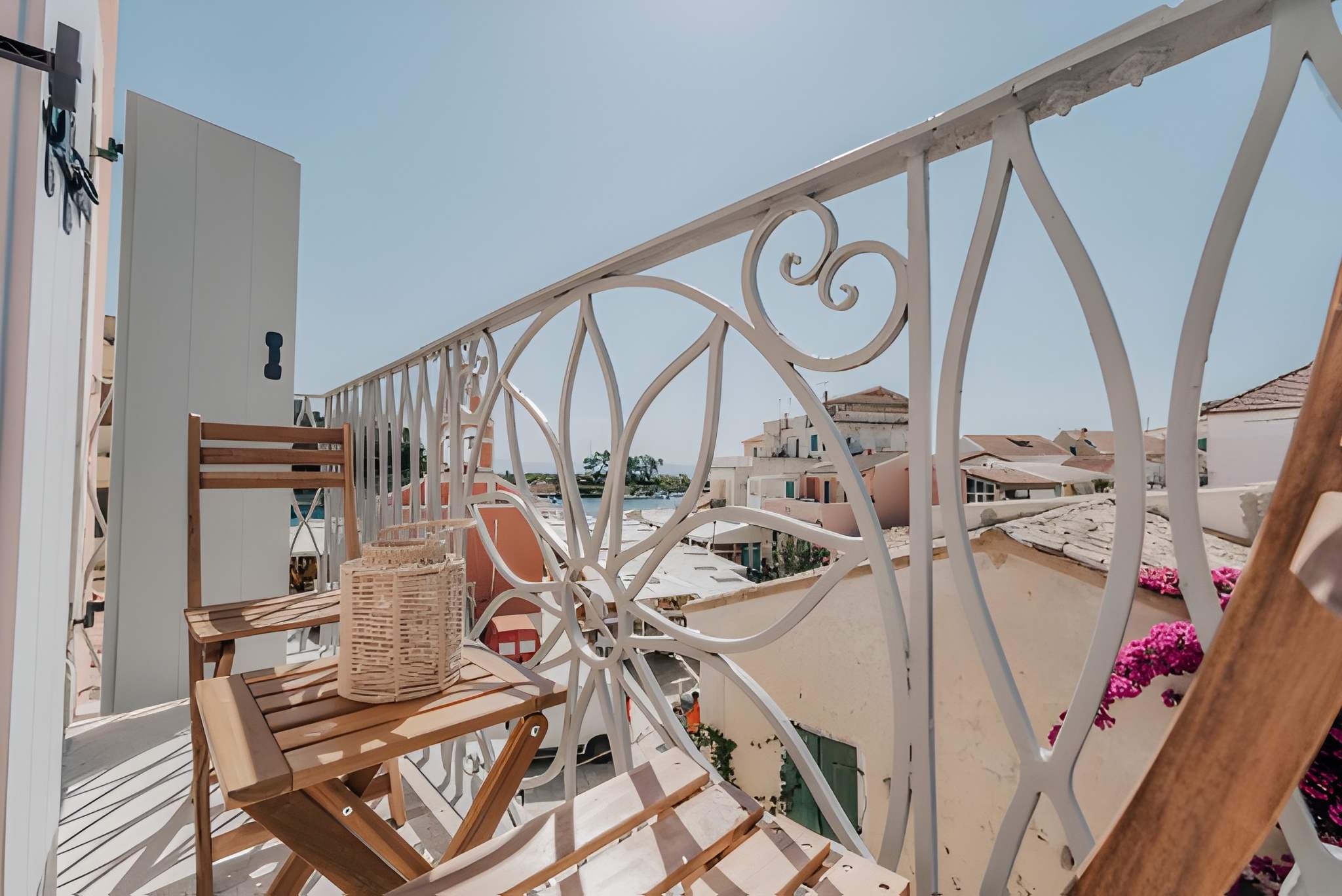 Luminis Residence by All About Paxos