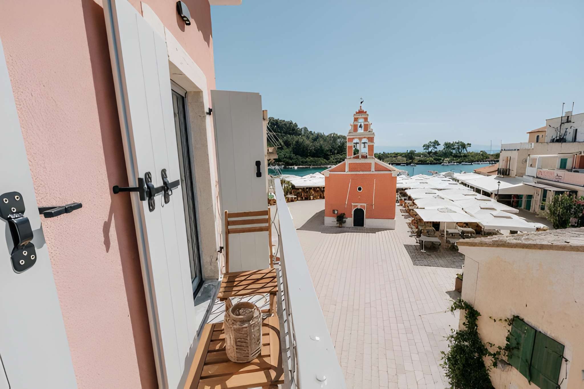 Luminis Residence by All About Paxos