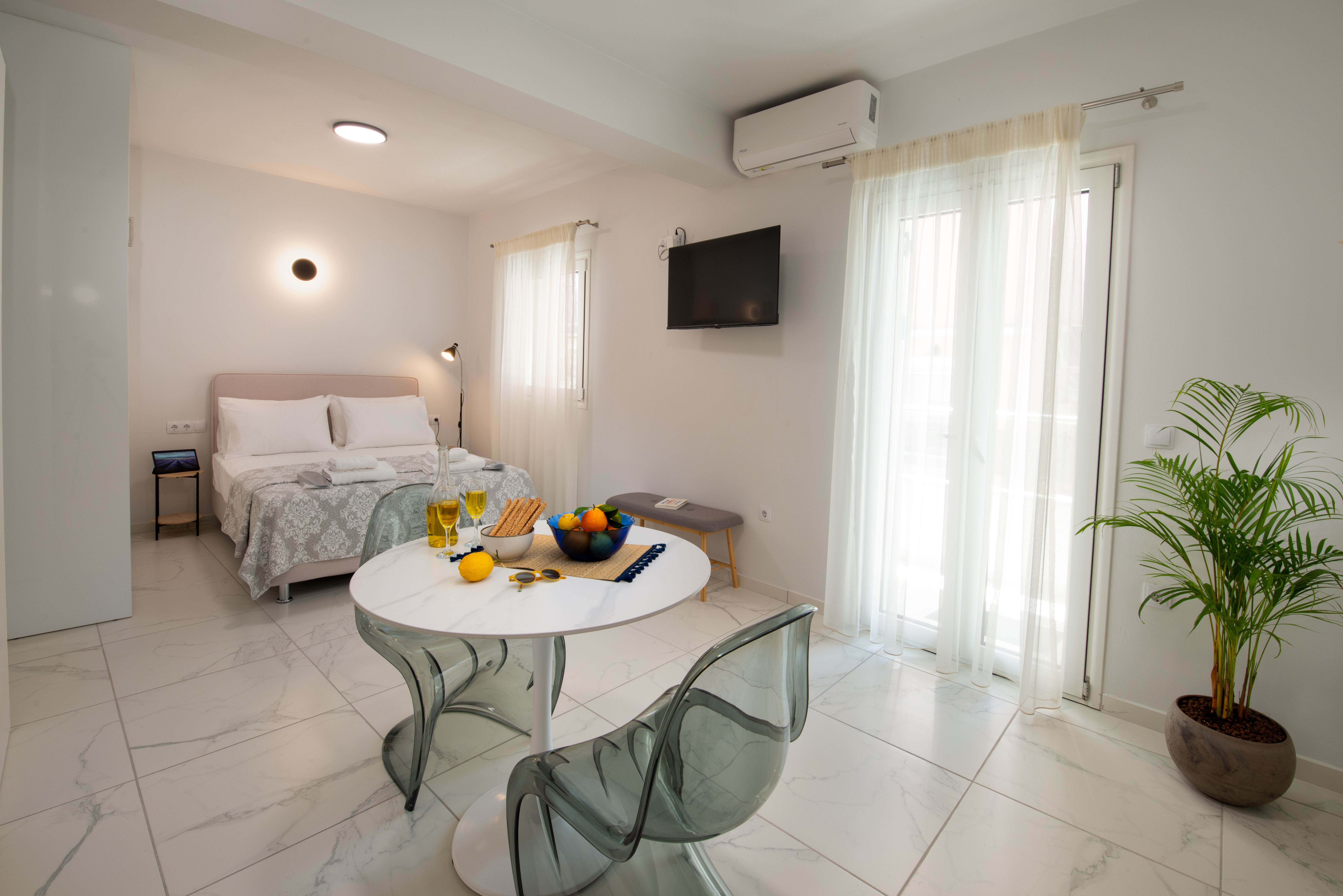 ΟΙΚΕΙΑ - Couple Apartment 