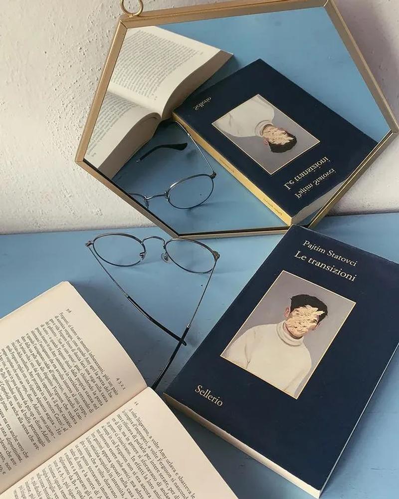 libro le transizioni rifletto sullo specchio
