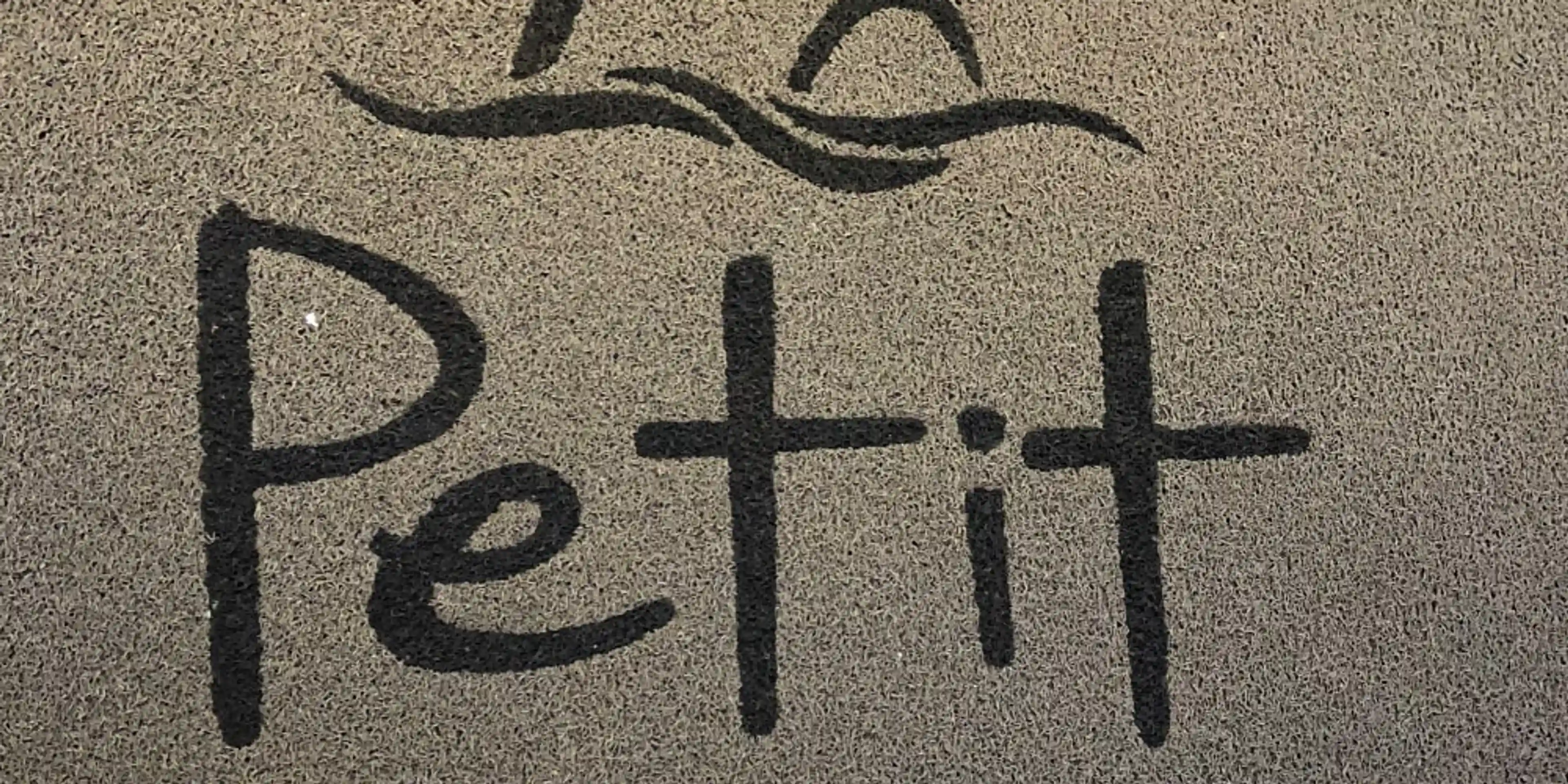 Petit Rio Hotel Welcome Mat