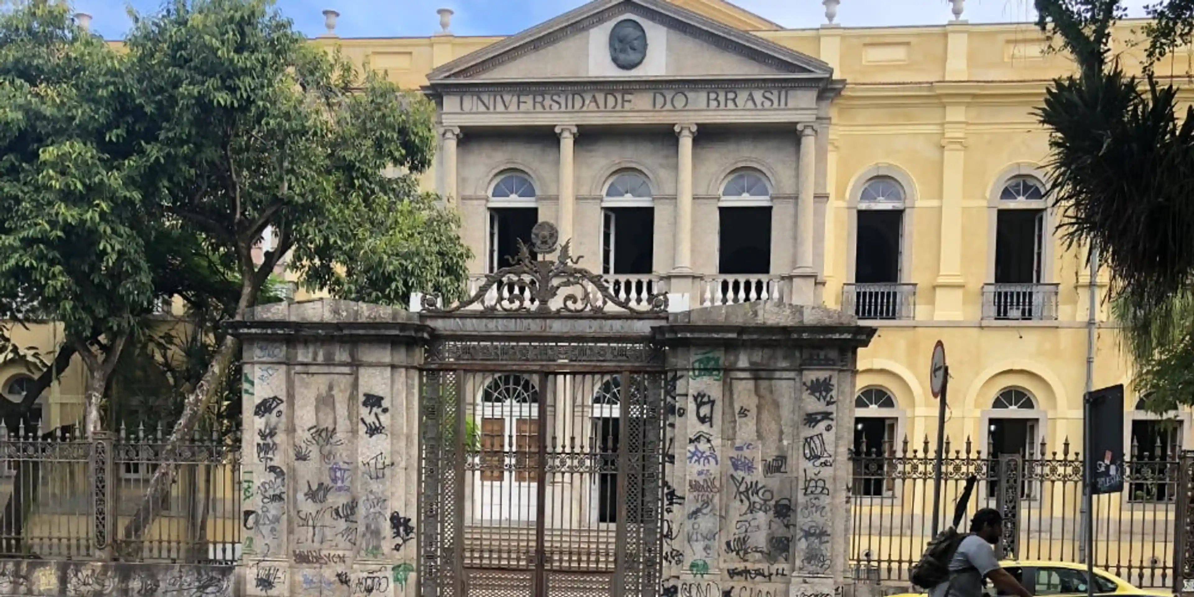 a shot of the Universidade do Brasil in Urca, Rio de Janeiro, from the street side front view. It has been closed and looks abandoned