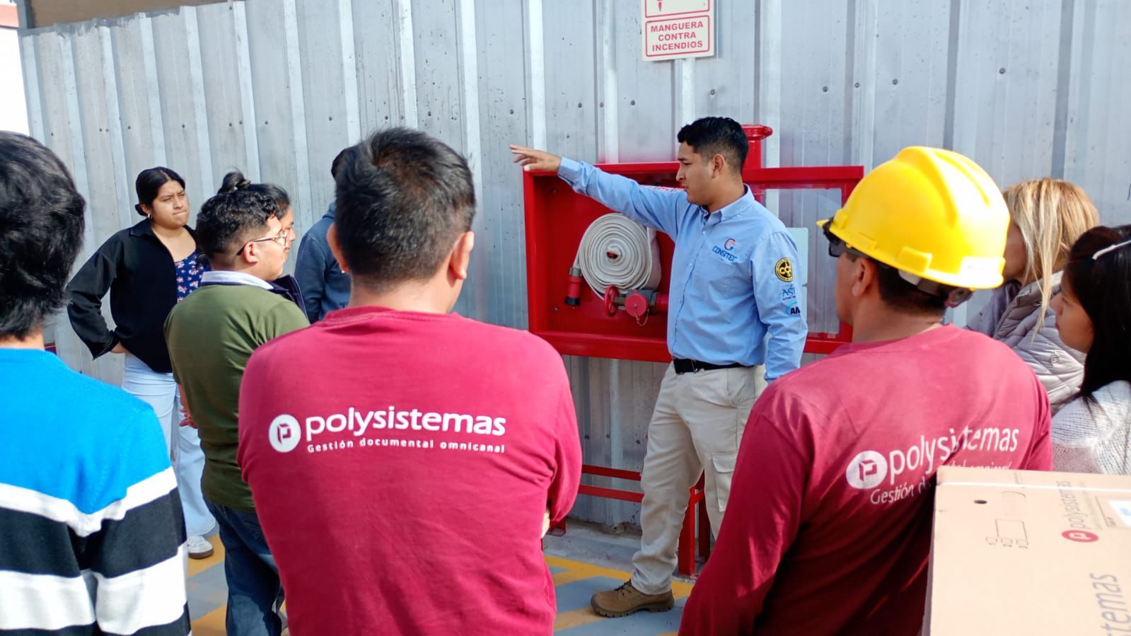 Curso práctico para lucha contra incendios en almacenes.