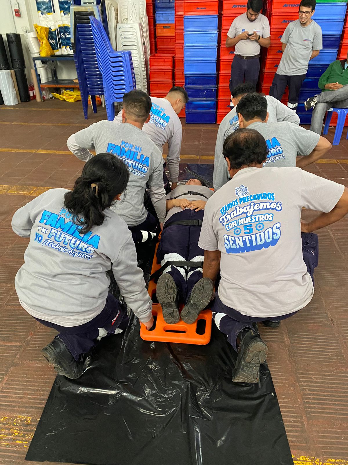 Entrenamiento de brigadas de emergencia