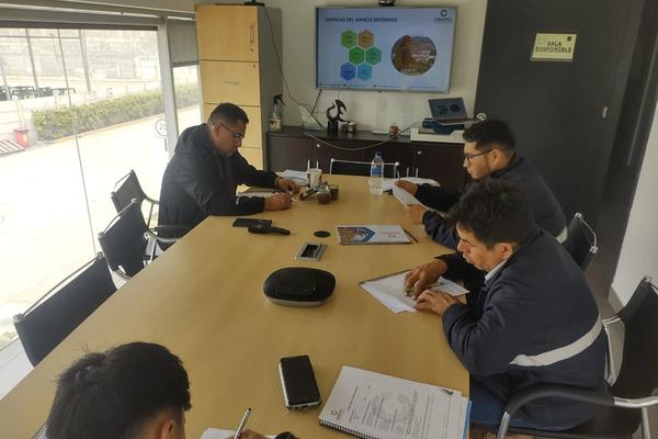Manejo defensivo en Perú: MTC, sectores obligados y cómo certificarse
