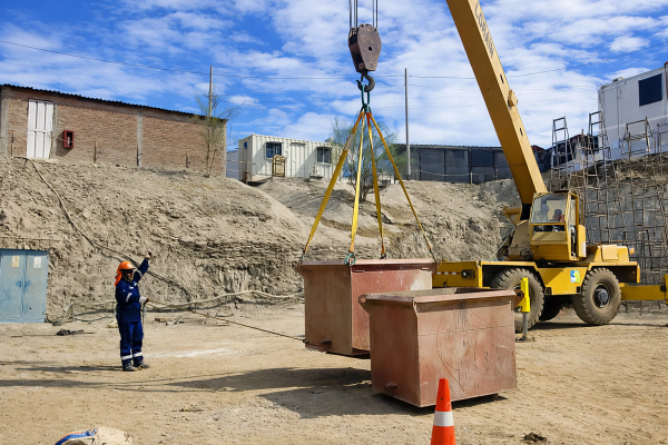 Maniobras de izaje con grua movil