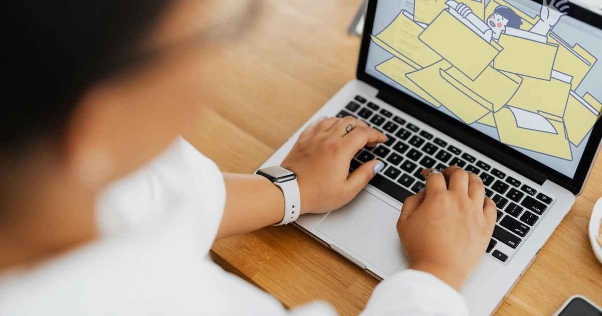 How to Reduce Digital Clutter on Your Laptop and Actually Keep It That Way