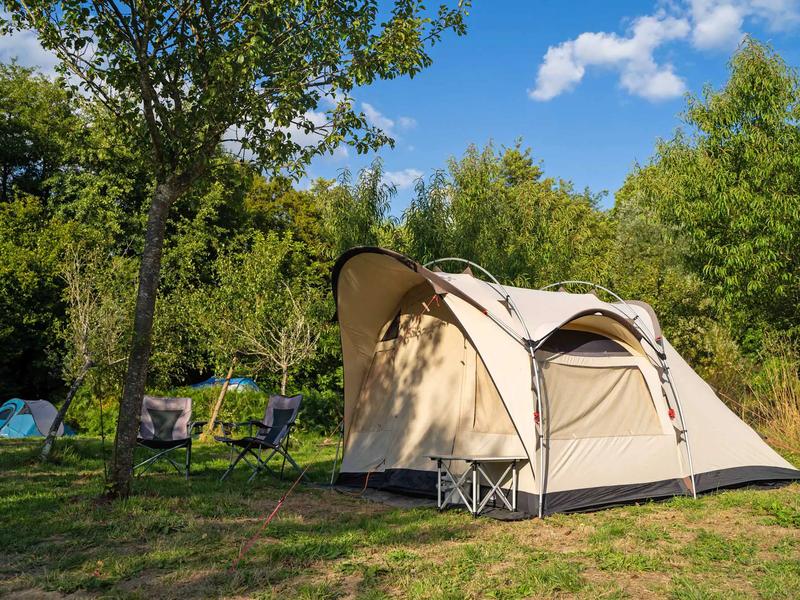 Camping pitch tent