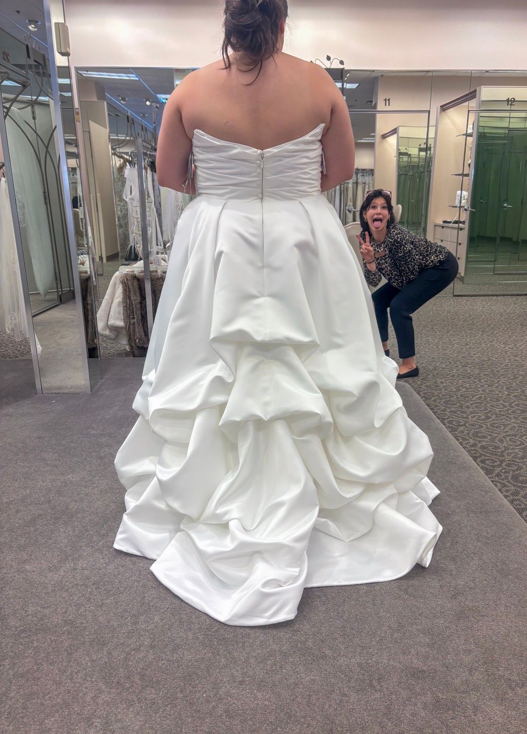 Bustle: Bustle set, train secured for the reception