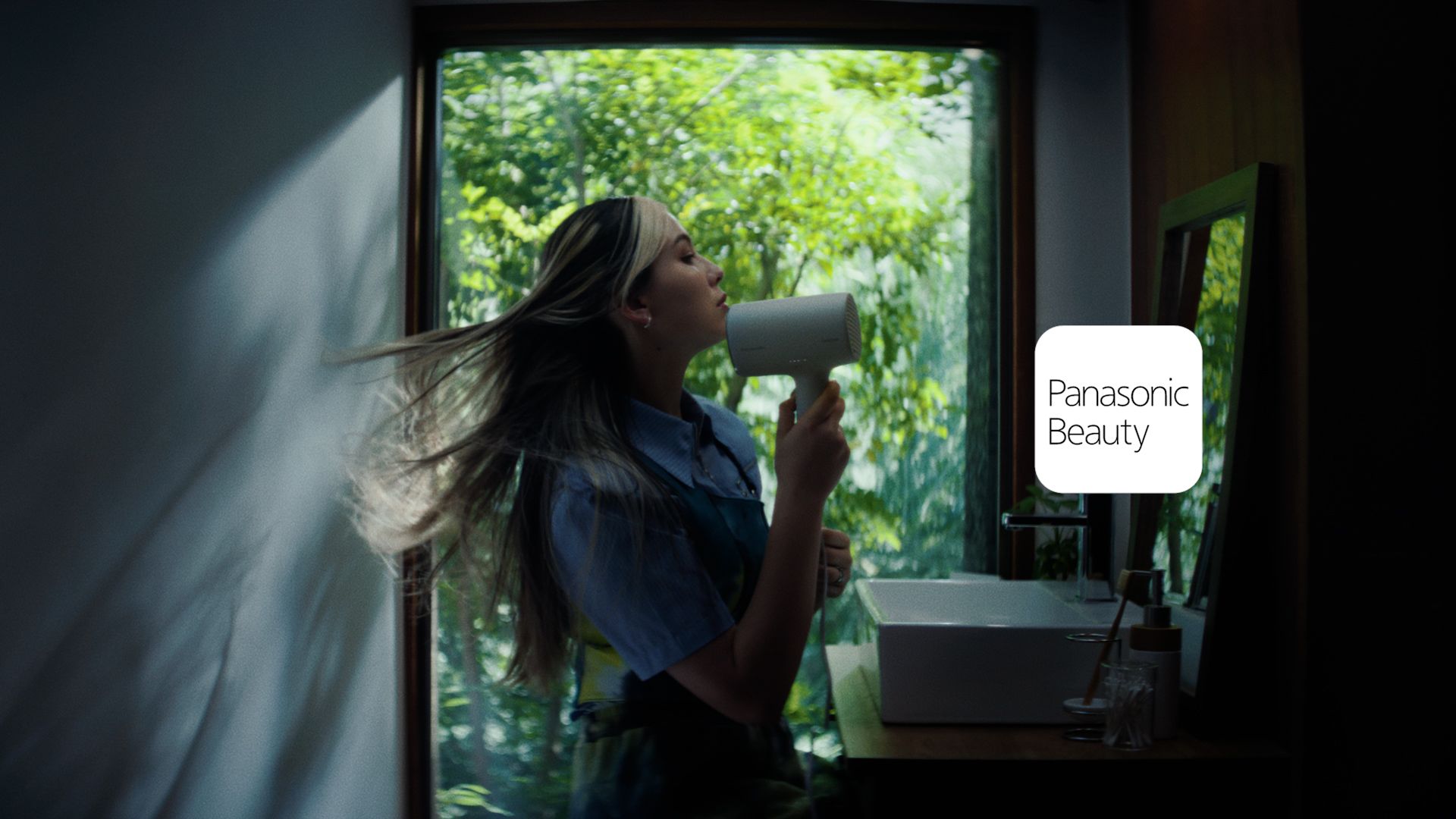 ドライヤー ナノケア 速乾なのに髪ケアできる。長谷川ミラさん 篇