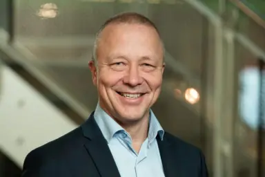 Teknooptimist. – Den samtidige utviklingen i teknologiene og den gjennomgripende måten den treffer hele bredden av næringslivet på gjør at dette faktisk blir en virkelig industriell revolusjon, sier Trond Moengen. Med bakgrunn fra norsk energisektor der teknologi, økonomi, politikk og strategi møtes, har Moengen det siste knappe året ledet Digital21s sekretariat.