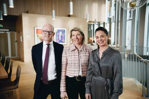 Fra venstre: Ole Erik Almlid (NHO), Liv Dingsør (Digital Norway) og Kjerstin Braathen (DNB). foto: Ole Magnus Kinapel, NewsLab