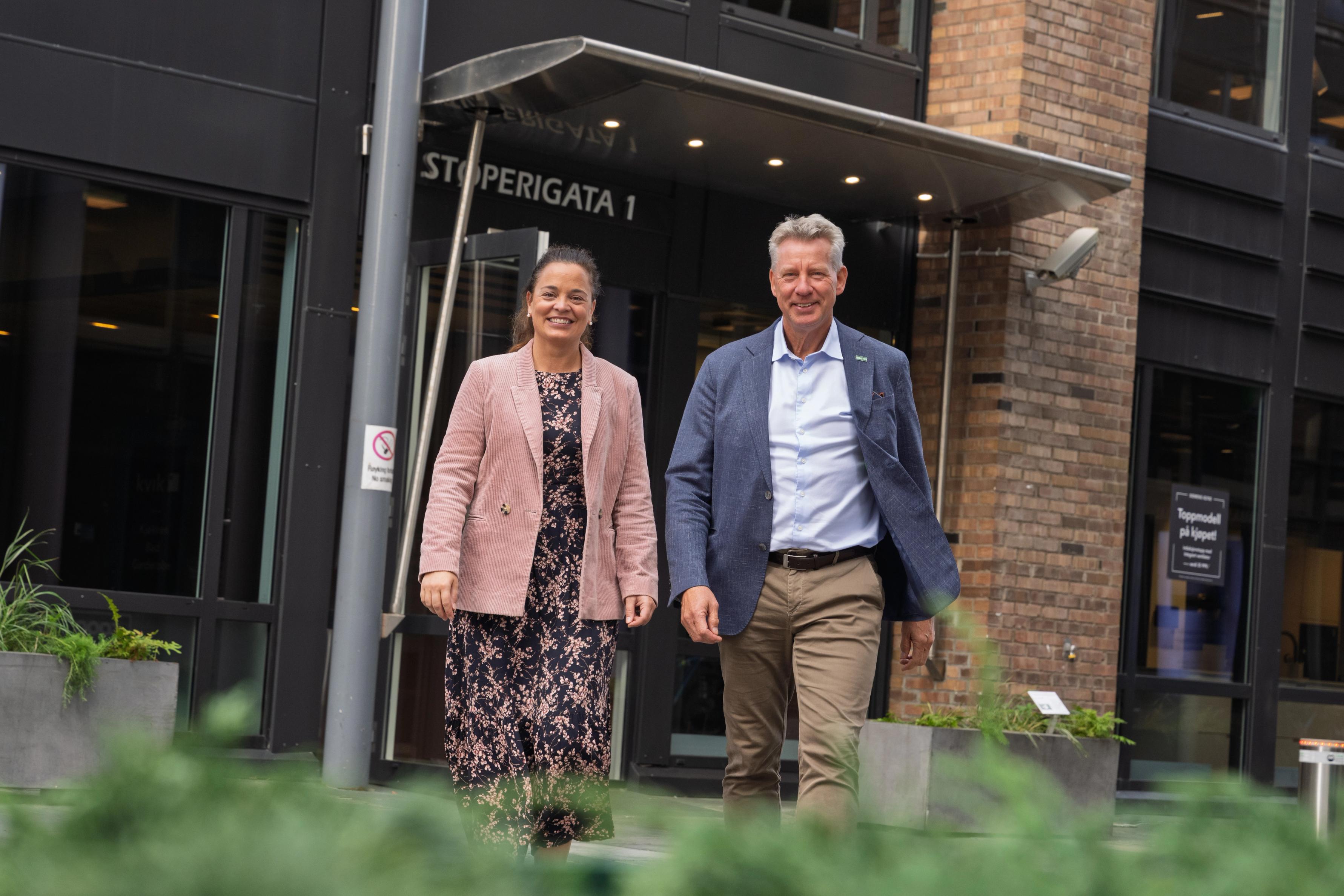 Liv Dingsør, daglig leder i Digital Norway og Egil Thompson, generalsekretær i NITO (Foto: NITO)