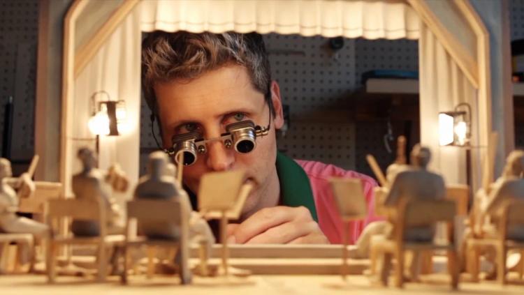 Et generert utsnitt fra da Sora 2 ble lansert. (Skjermbilde: Youtube / OpenAI