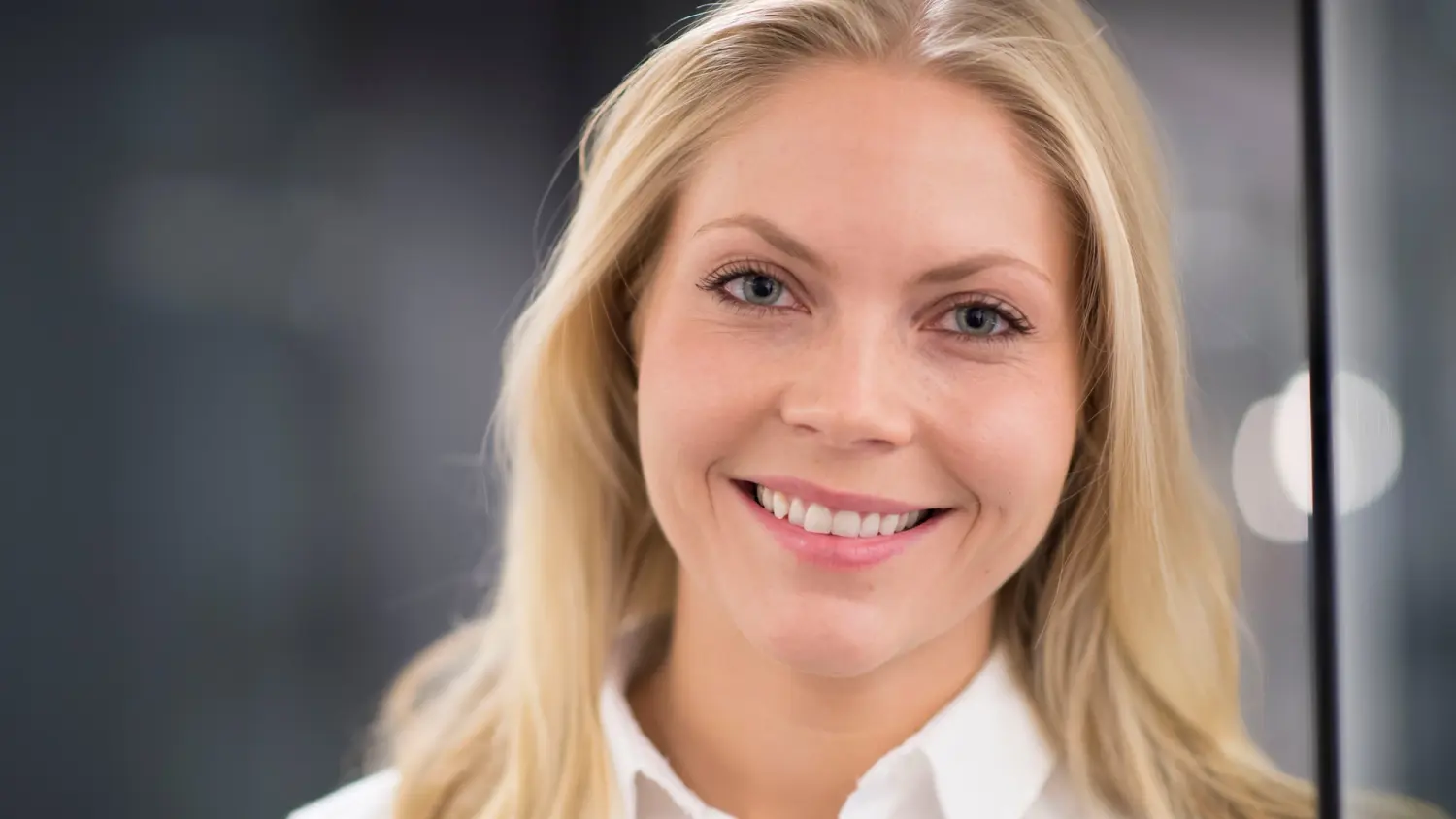 Karoline Hval i Gjensidige mener god KI-innføring handler like mye om nysgjerrighet og lysten til å lære som om selve teknologien. (Foto: privat)