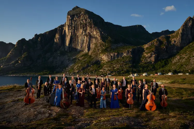 Arktisk Filharmoni i naturskjønne omgivelser. Foto: Raymond Engmark