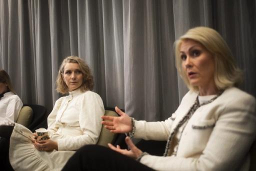 – Vi må få fart på bruken av kunstig intelligens og digitaliseringen av Norge, sier digitaliseringsminister Karianne Tung (til venstre) – som heier på samarbeidet mellom Digital Norway og Microsoft Norge. (Til høyre: Kristine Dahl Steidel, administrerende direktør i Microsoft Norge). 