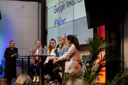 BRENNENDE ENGASJEMENT FOR KVINNELIG GRÜNDERSKAP (fra venstre): Ida Eliassen-Coker, sjefredaktør i Altså, Helle Evensen fra MicroClean, Lene Elisabeth Eide fra CleanCup, podcaster Yrja Oftedahl og Liv Dingsør fra DigitalNorway Foto: Google