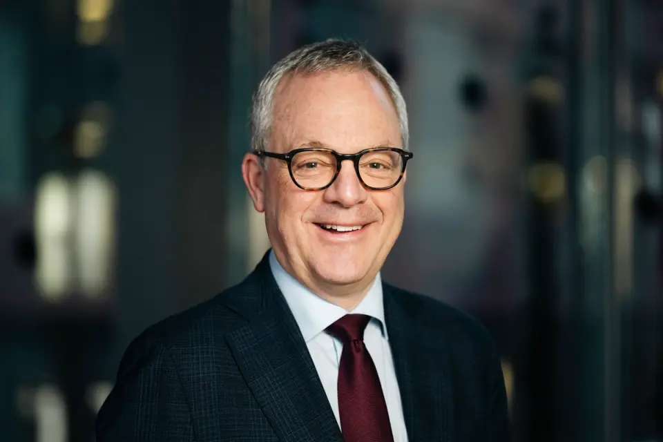 – Det holder ikke å gi alle ansatte ChatGPT og krysse fingrene, sier Øystein E. Søreide, administrerende direktør i Abelia. (Foto: Jan Tore Eriksen)