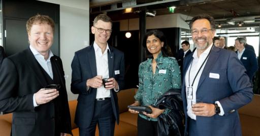 TIL STEDE PÅ 5G-FORUM: Kommunal- og distriktsminister Sigbjørn Gjelsvik (Sp), administrerende direktør Petter-Børre Furberg i Telenor Norge, SVP Strategy Laxmi Akkaraju i Cognite og teknologidirektør Eirik Andreassen i DigitalNorway.