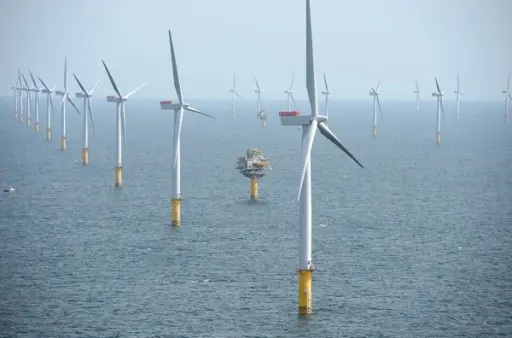 VIL KREVE MYE: Det grønne skiftet vil medføre et økt behov for IKT-kompetanse. Avbildet er Equinors vindfarm Sheringham Shoal. Foto: Alan O. Neill / Equinor