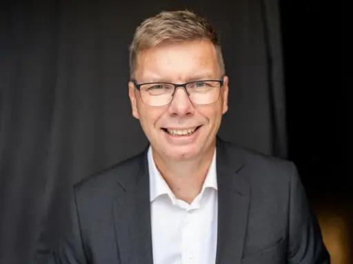Konstituert administrerende direktør i Siva, Andreas Krüger Enge, mener digialiseringskompetanse er helt sentralt for at norske SMB-er skal lykkes. Nå inngår Siva et samarbeid med DigitalNorway. Foto: Siva