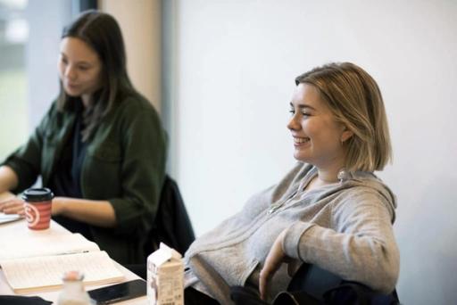 Forsiktig, forsiktig. Bruk av maskinlæring kan gi systematiske uønskede konsekvenser som f.eks diskriminering. -Det må derfor etableres et forvaltningsregime som gjennomfører kontroller for å avdekke slike konsekvenser, sier Liv Simonsen.