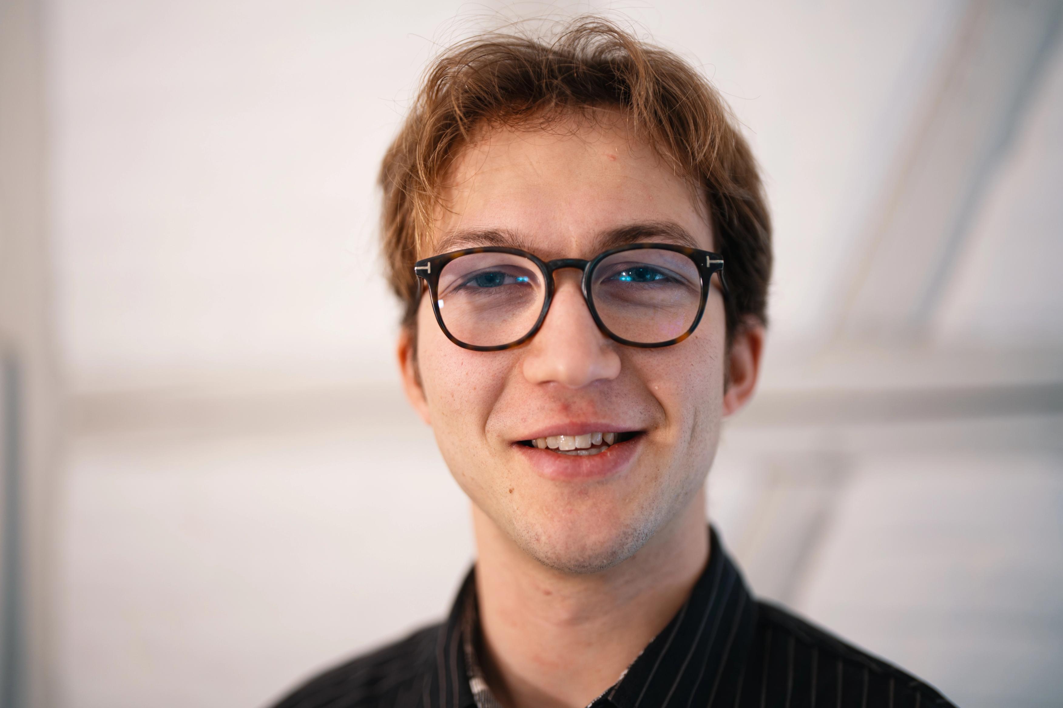 – Det er da hallusinasjonen skjer, sier Jonas Timmann Mjaaland, medgründer av Reliable AI, om «det siste steget» i en språkmodell. (Foto: Reliable AI)