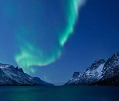 PERFEKT GEOGRAFI: Norwegian Crystals produserer krystallene med billig vannkraft og gratis kjølevann som holder seks grader sommer som vinter, uten behov for etterkjøling. Samtidig blir bedriftenes grønne fotavtrykk viktigere. (Foto: Norwegian Crystals)