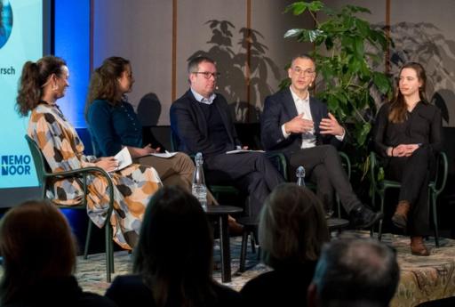 Nødvendigheten av økt samarbeid og digital selvtillit ble diskutert under lanseringen av Nemonoor. Fra venstre: Liv Dingsør (Digital Norway), Rebekka Borsch (NHO), Håkon Haugli (Innovasjon Norge), Morten Dalsmo (SINTEF Digital) og Inga Strümke (forsker ved NTNU). Foto: Dan-Børge Pedersen