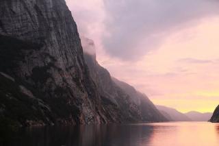 Vakkert utgangspunkt. Fra arnestedet i Lysefjorden har Lyse utviklet virksomheten fra kraftleveranse, til blant annet telekommunikasjon og elnett.