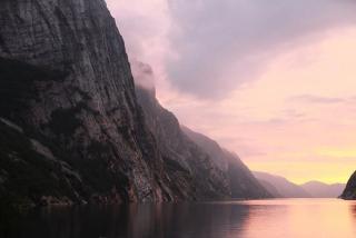 Vakkert utgangspunkt. Fra arnestedet i Lysefjorden har Lyse utviklet virksomheten fra kraftleveranse, til blant annet telekommunikasjon og elnett.