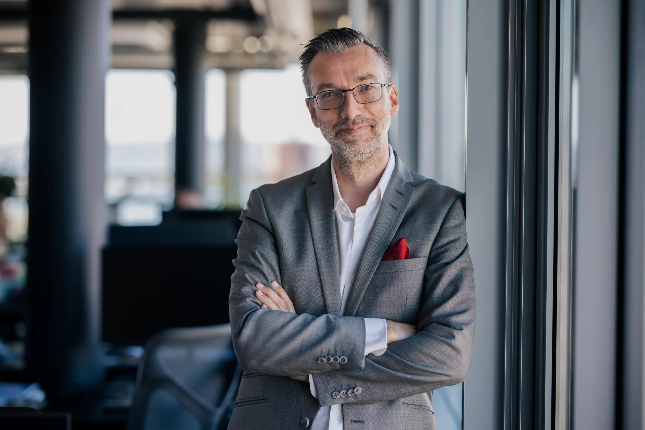 – Det vi ser nå er at KI endelig begynner å gjøre det vi alle håpet at det skulle gjøre, sier KI-ekspert i Digital Norway, Alexander Haneng (Foto: Privat)