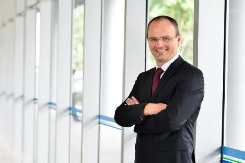 En manglende oversikt over forsyningskjeden skaper et alvorlig sikkerhetshull i Norges beredskap, sier Arve Johan Kalleklev, direktør for DNV Cyber. (Foto: DNV)