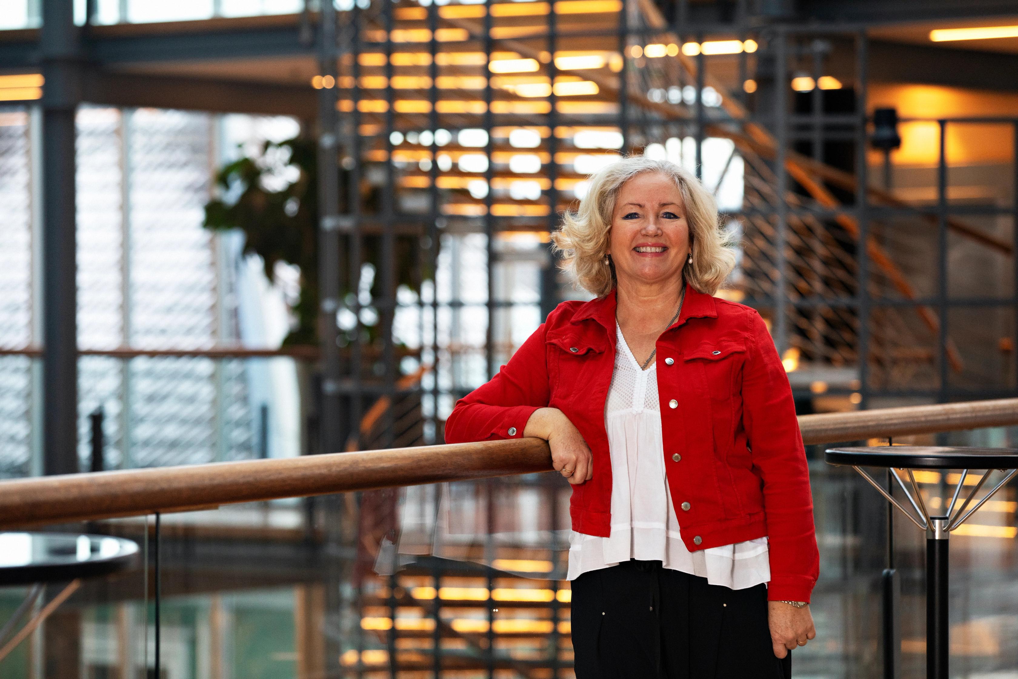 – Det er åpenbart at vi må henge med. Hvis ikke så melder vi oss ut av en utvikling som raser avgårde enten vi vil det eller ikke, sier Ann Elisabeth Wedø, direktør ved Olavshallen. (Foto: Olavshallen)