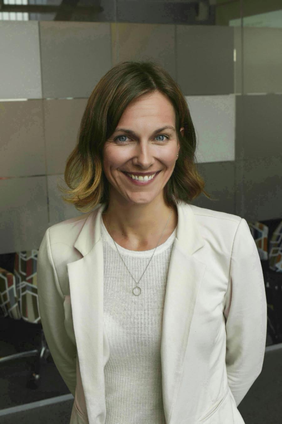 – Det viktigste er at teknologien faktisk gir bedre brukeropplevelser og at vi prioriterer det som gir verdi og effekt, sier Anne Haslestad Brun, direktør for HR Operations & Tech i Posten Bring. (Foto: Posten Bring)